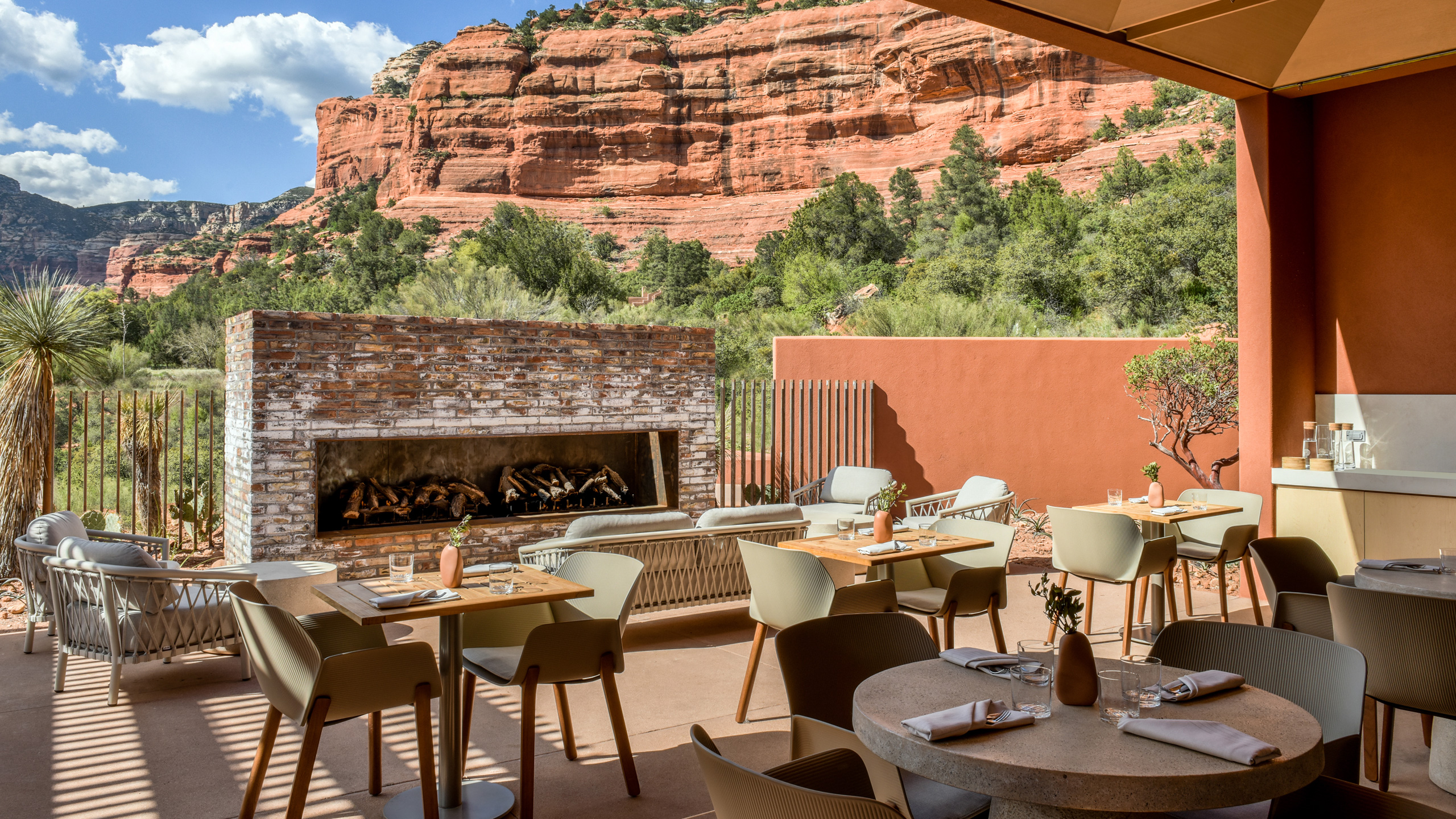 outdoor restaurant seating with fireplace